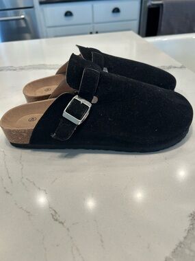 Unisex Black Suede Buckle Clog Sandals